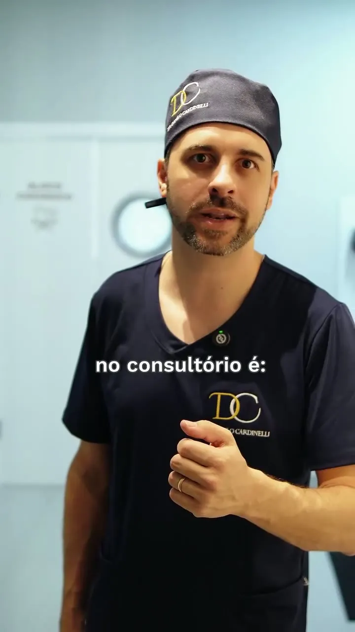 Dr. Danilo Cardinelli explicando o tratamento com Endolaser